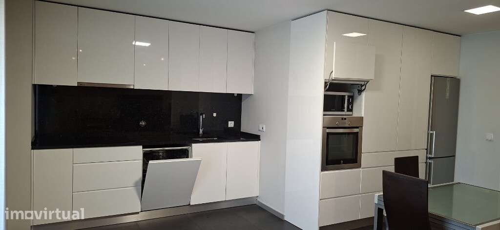 Apartamento T3 - Lage - Vila Verde - Grande imagem: 2/22