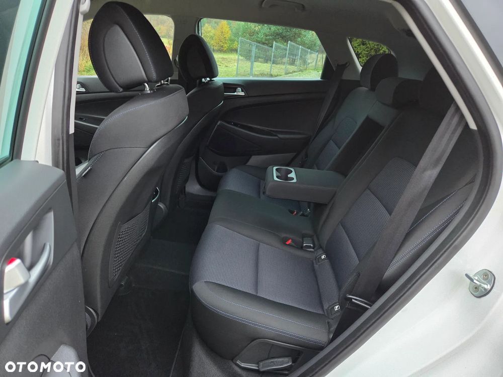 Hyundai Tucson blue 1.7 CRDi 2WD Style - 24