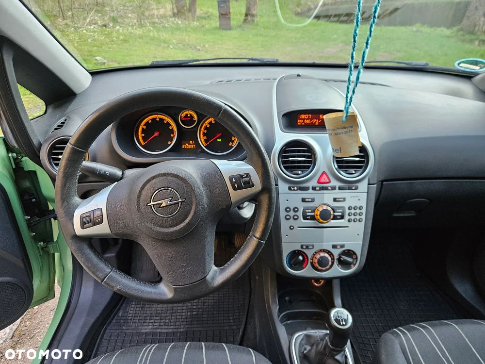 Opel Corsa - 20