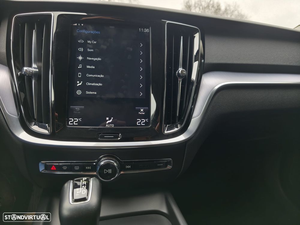 Volvo V60 2.0 D3 Momentum Geartronic - 15