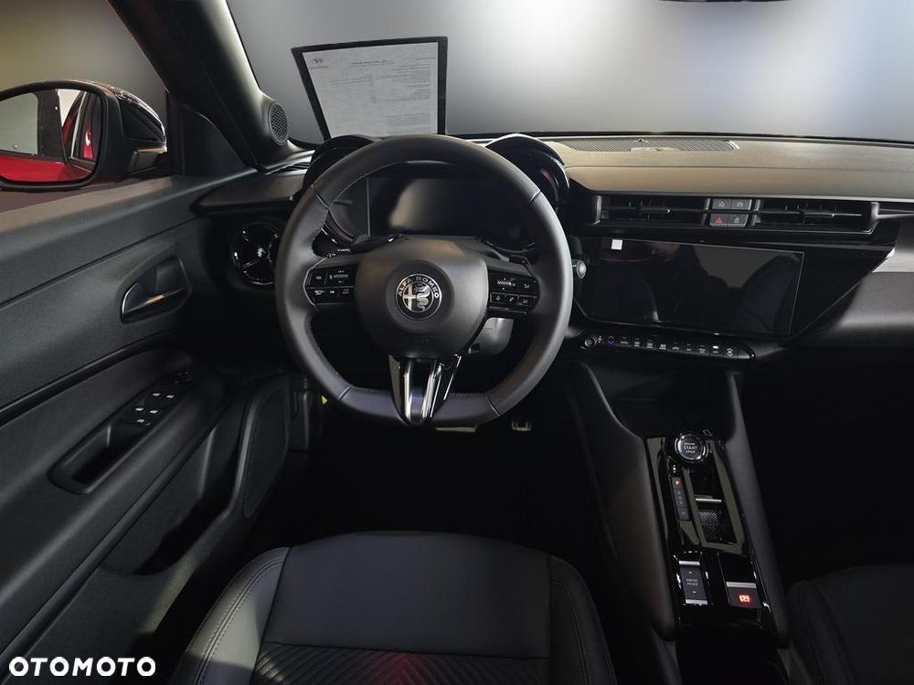 Alfa Romeo Junior 1.2 mHEV Ibrida Q4 eDCT - 10