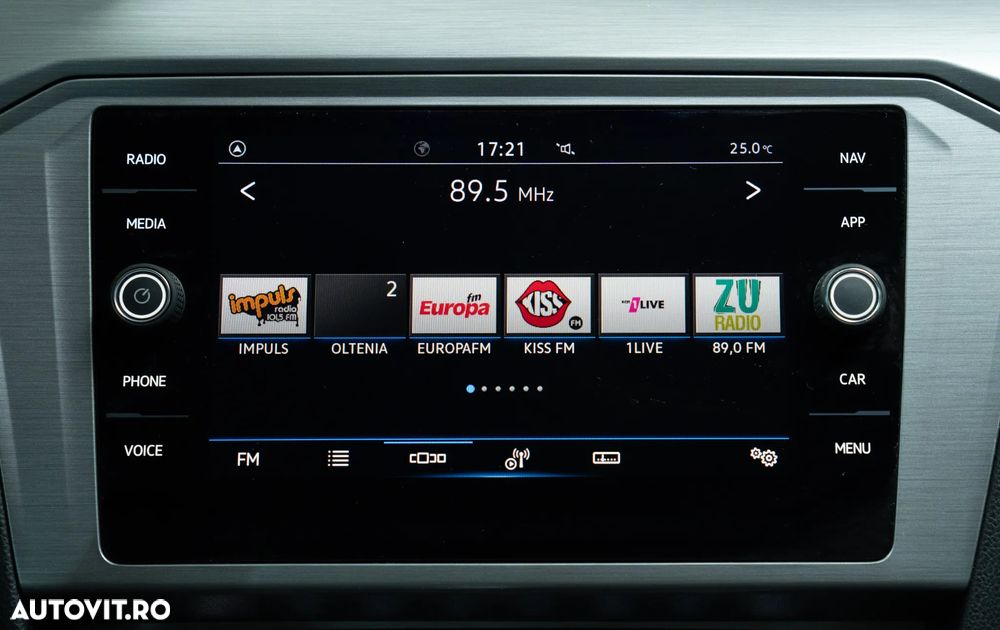 Volkswagen Passat - 9