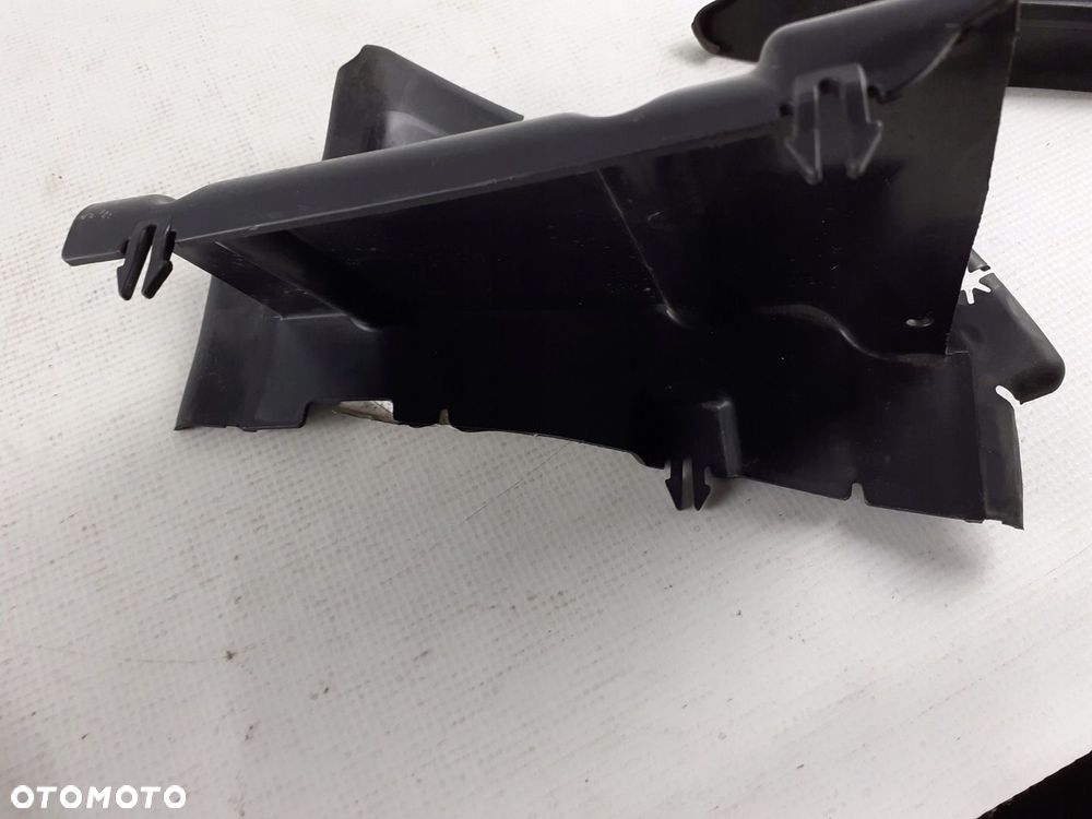 Volvo S60 kierownica wlotu powietrza P.P. 11-18r. - 2