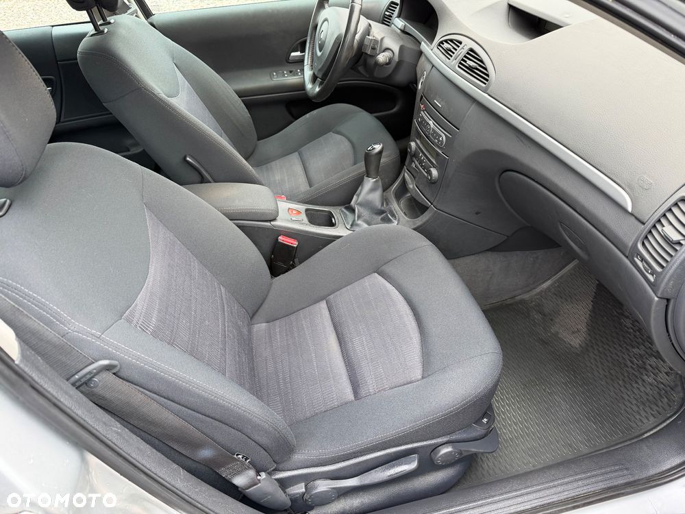 Renault Laguna 1.6 16V Avantage - 10