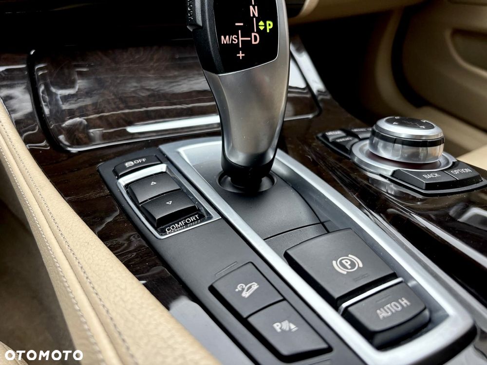 BMW Seria 5 535i Luxury Line - 15