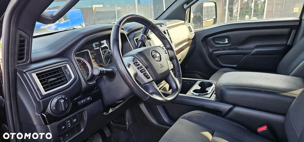 Nissan Titan ver-5-6-v8-se-crew-cab - 14