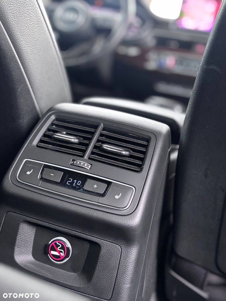 Audi A4 Limousine - 14