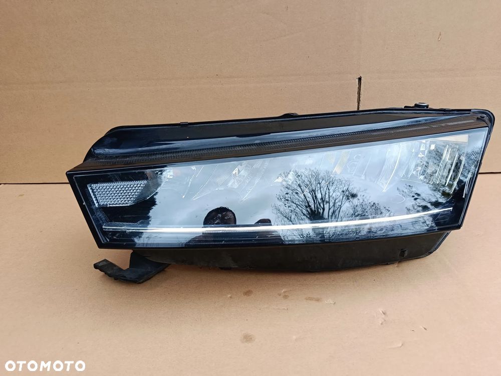 Full Led przedni lewy Skoda Octavia IV 4 lampa lewa 5E4941015 półled