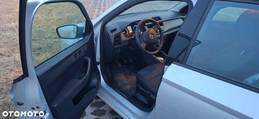 Skoda Fabia - 10