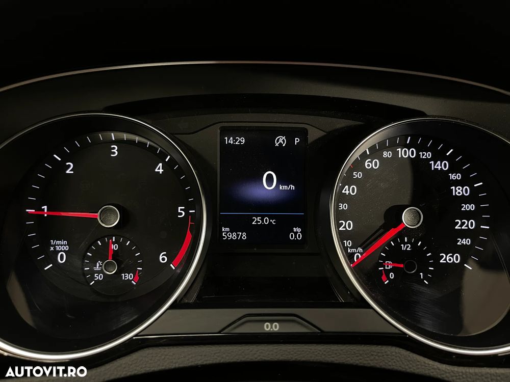 Volkswagen Passat 2.0 TDI DSG Comfortline - 27