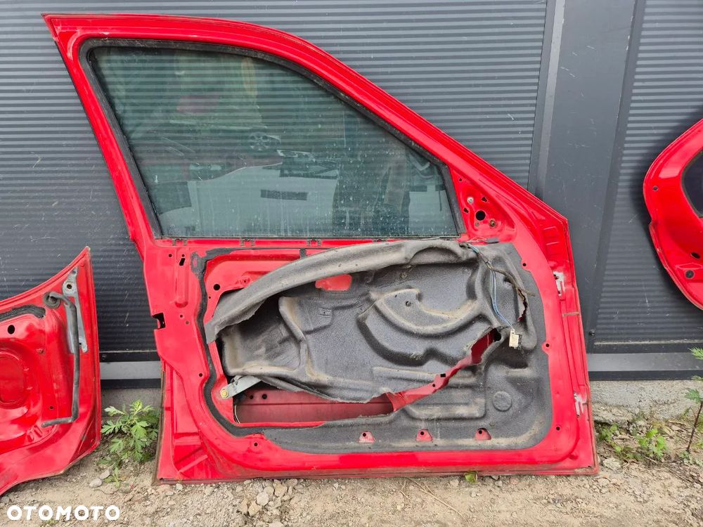 DRZWI PRZEDNIE TYLNE PRAWE CZERWONE BMW E36 - 12