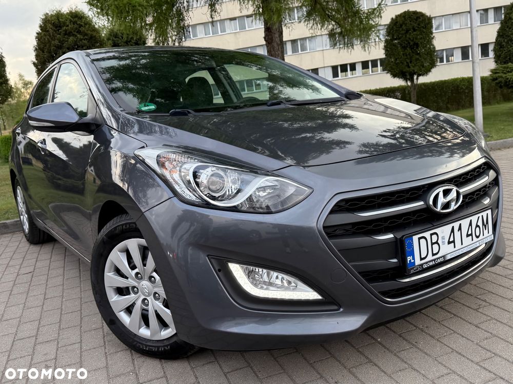 Hyundai i30 blue 1.6 CRDi Passion - 1