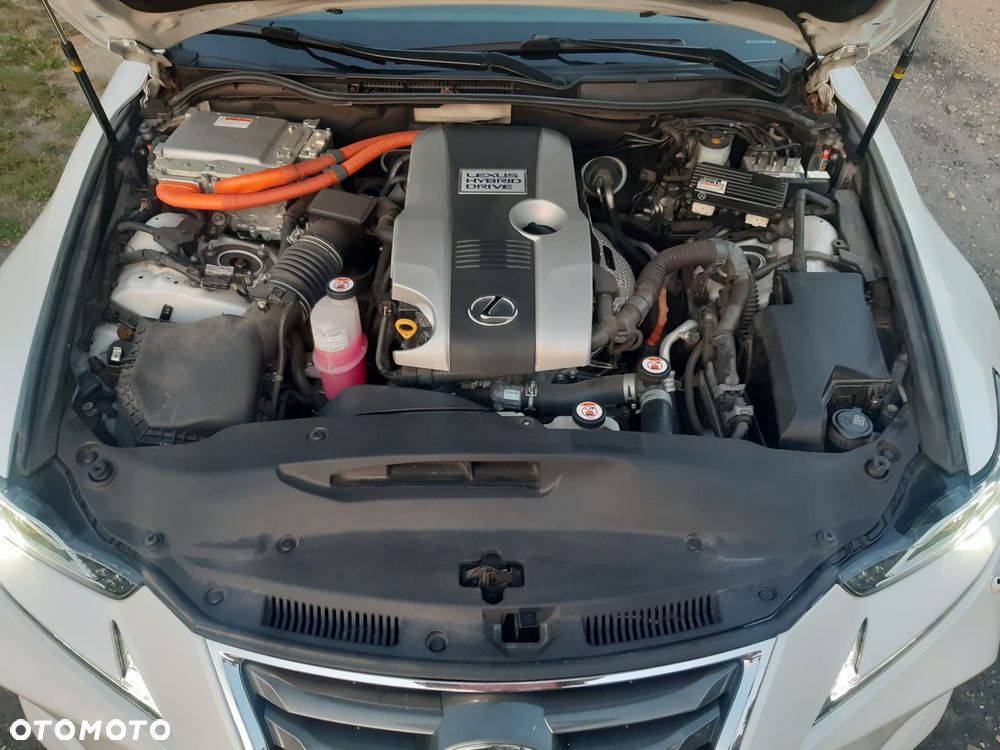 Lexus IS 300h Prestige EU6 - 16