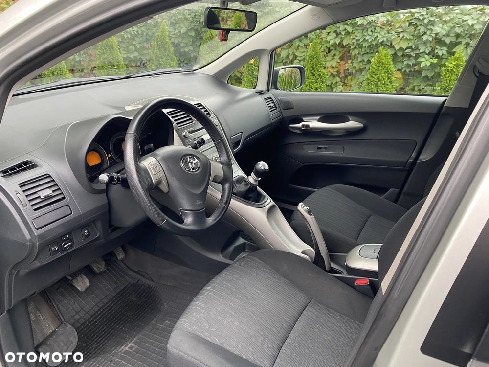 Toyota Auris - 22