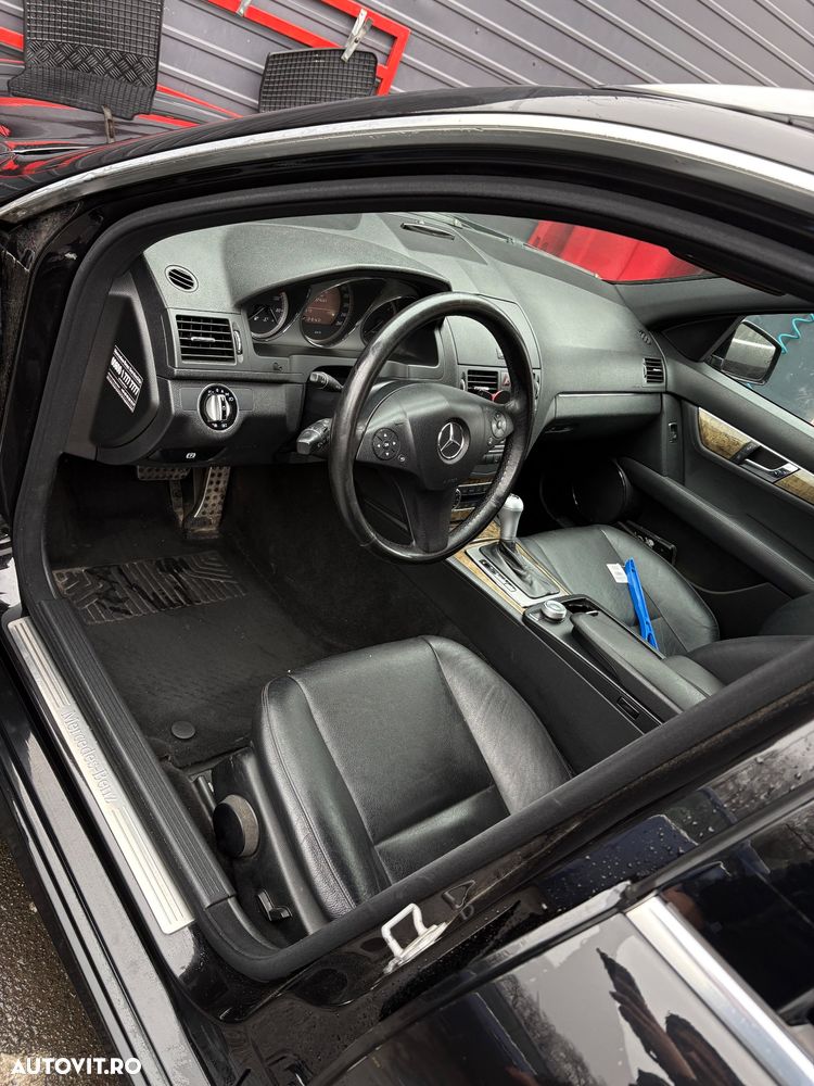 Mercedes-Benz C - 8