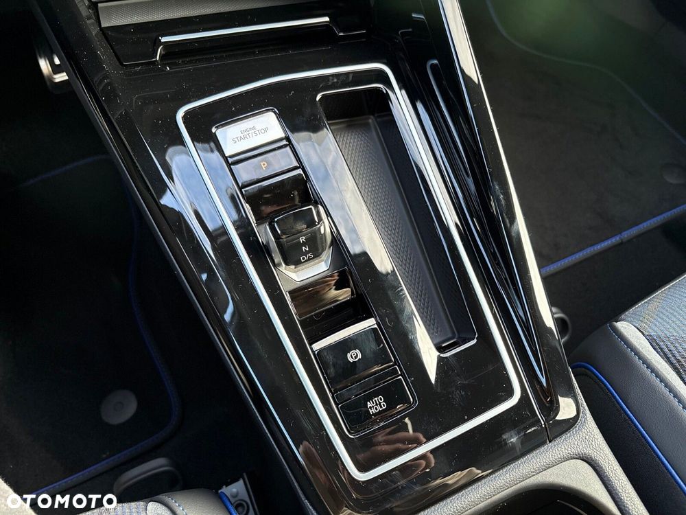 Volkswagen Golf - 16