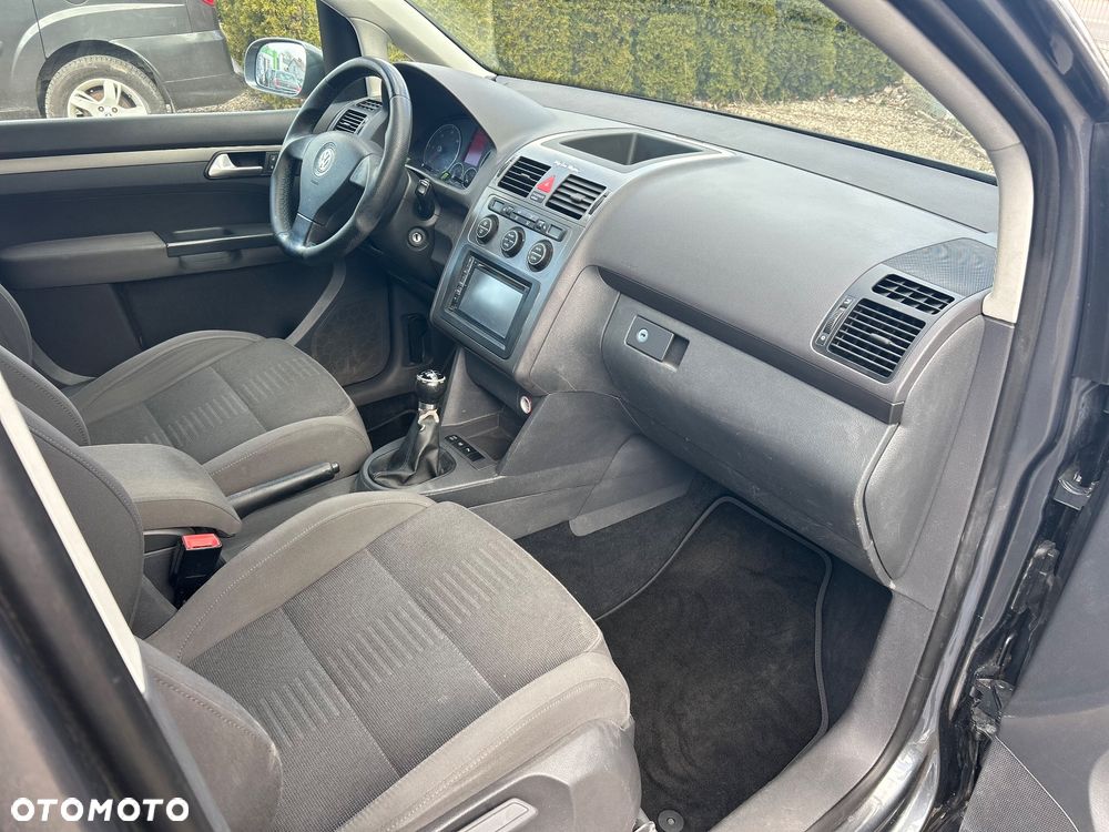 Volkswagen Touran 1.9 TDI DPF Conceptline - 10