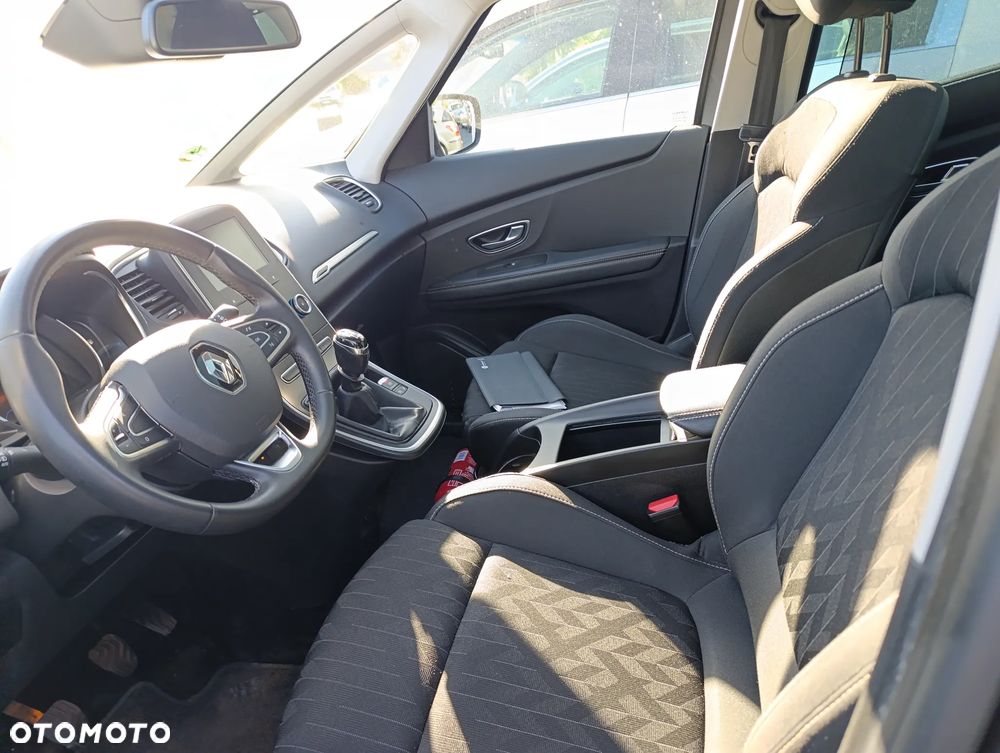 Renault Scenic TCe 115 GPF LIMITED - 28