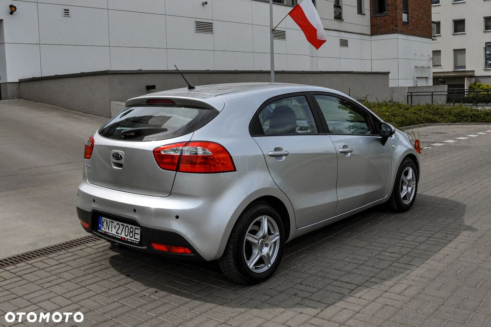 Kia Rio - 4