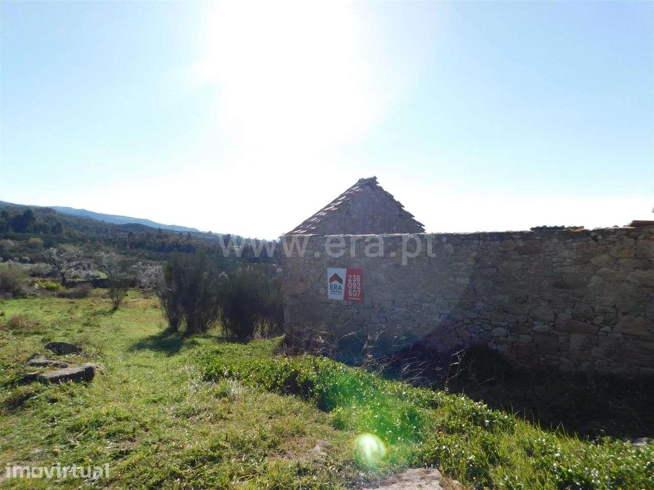 Terreno com ruina / Seia, Santa Marinha e São Martinho - Grande imagem: 2/13