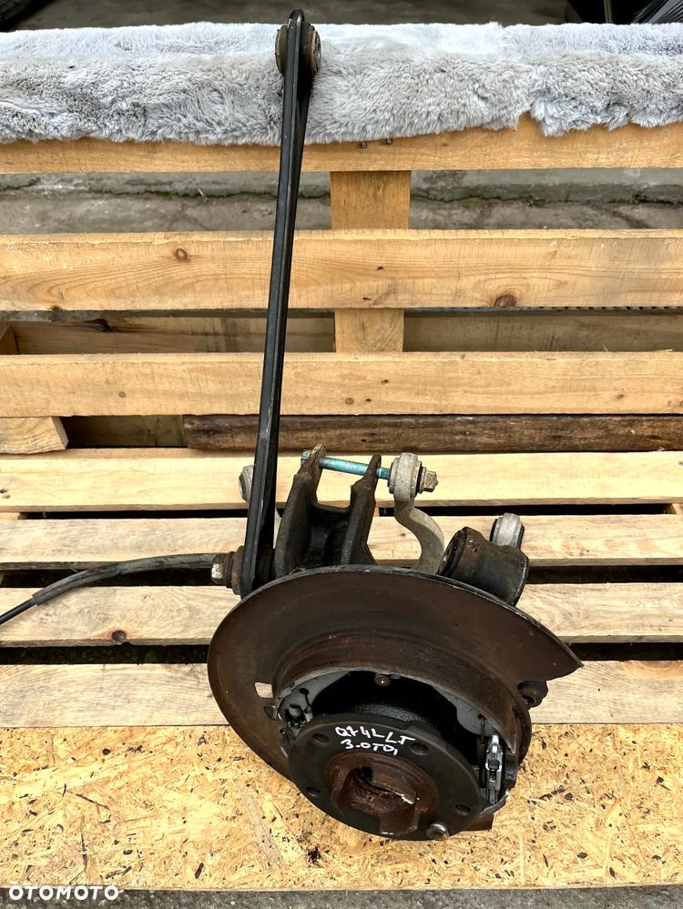 AUDI Q7 4L 3.0 TDI ZWROTNICA WAHACZ WAHACZE LEWY TYŁ LEWA TYLNA 7L8505435