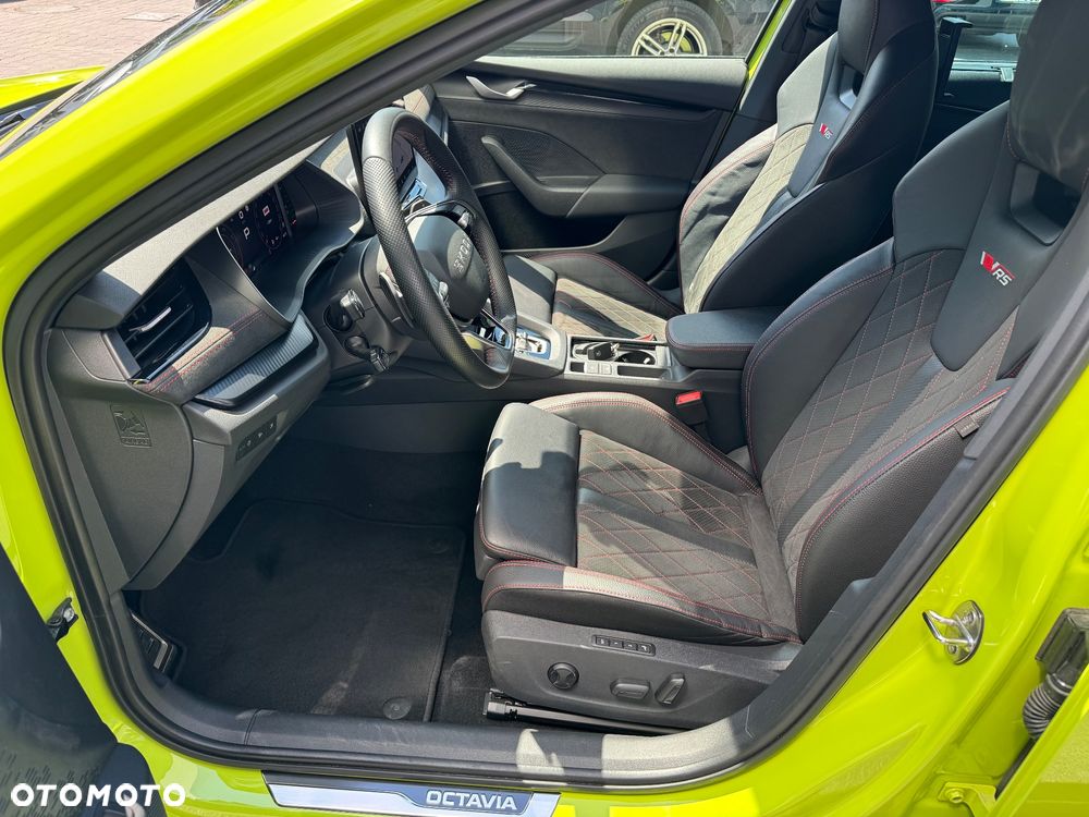Skoda Octavia 2.0 TSI RS DSG - 22