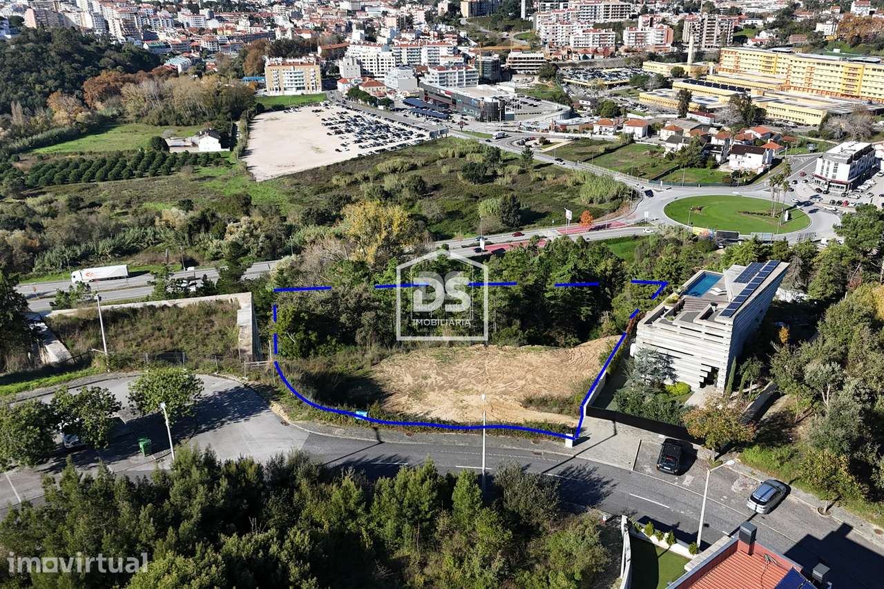 Terreno de 2210m2 para Venda em Leiria - Grande imagem: 3/4