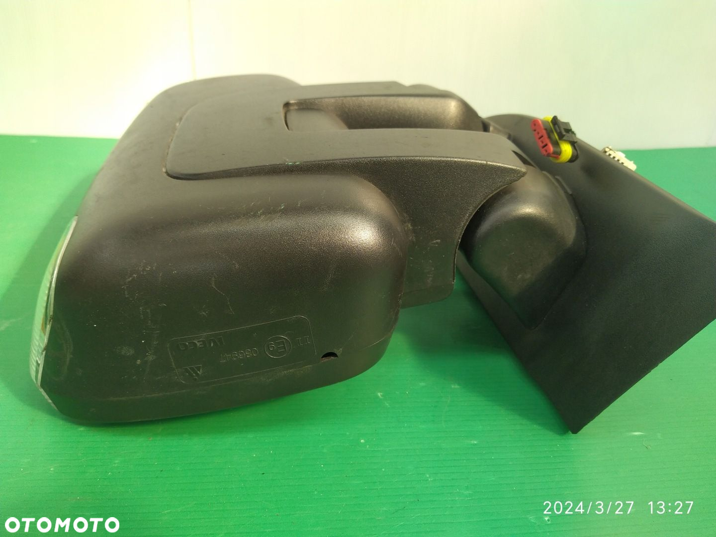 LUSTERKO PRAWE IVECO DAILY IV 25 PIN 5802028037 - 9