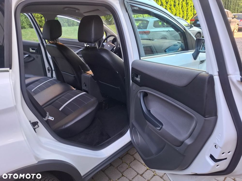 Ford Kuga 2.5 4x4 Trend - 22