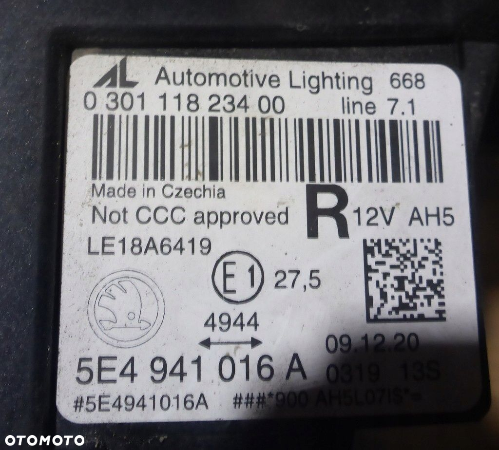 Skoda Octavia Reflektor Prawy 5E4941016A - 11