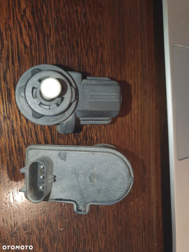 Nissan Atleon silniczek regulacji lampy - 2