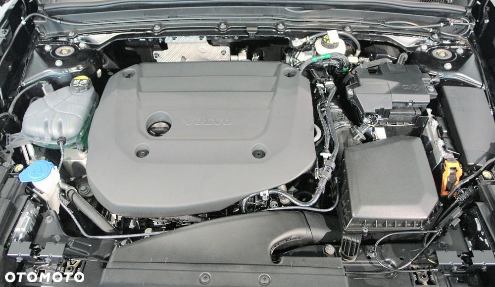 Volvo XC 40 B3 B DKG Plus Black Edition - 11