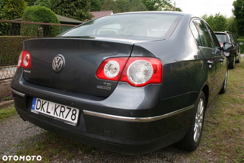 Volkswagen Passat 1.6 TDI DPF BlueMotion Technology Comfortline - 6