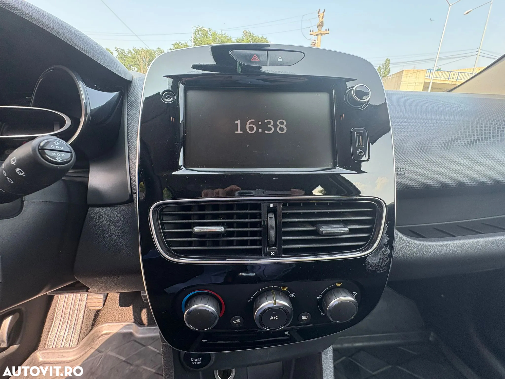 Renault Clio Estate TCe Zen - 10
