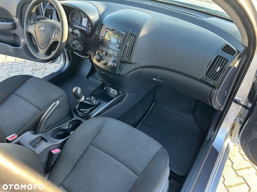 Hyundai i30 i30cw 1.6 CRDi FIFA WM Edition - 15
