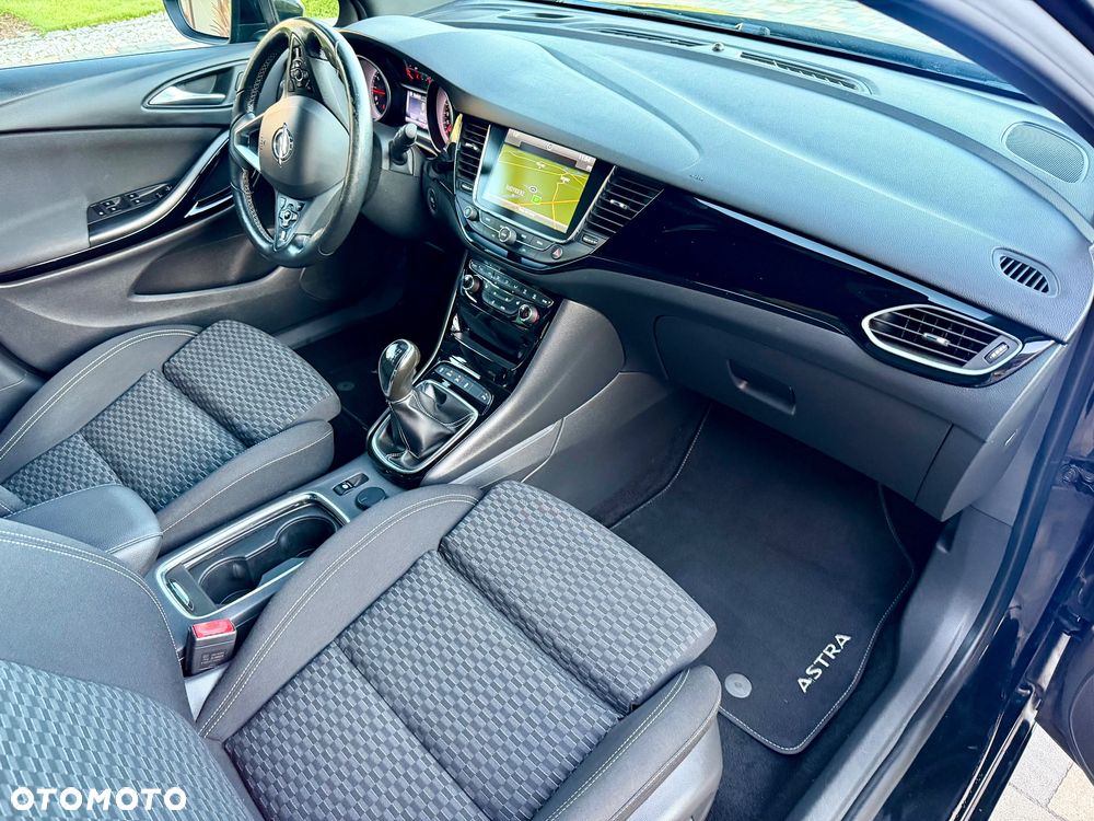 Opel Astra 1.6 T Dynamic S&S - 28