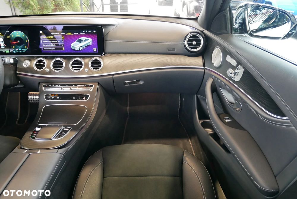Mercedes-Benz Klasa E 220 d 4Matic 9G-TRONIC AMG Line - 17