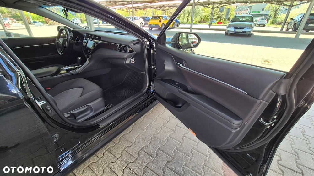 Toyota Camry 2.5 Hybrid Comfort CVT - 12