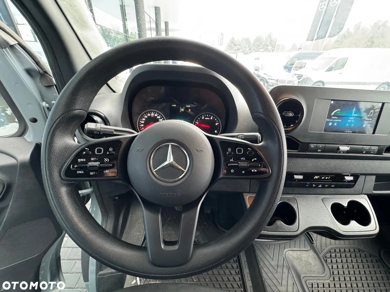 Mercedes-Benz Sprinter 317 - 15