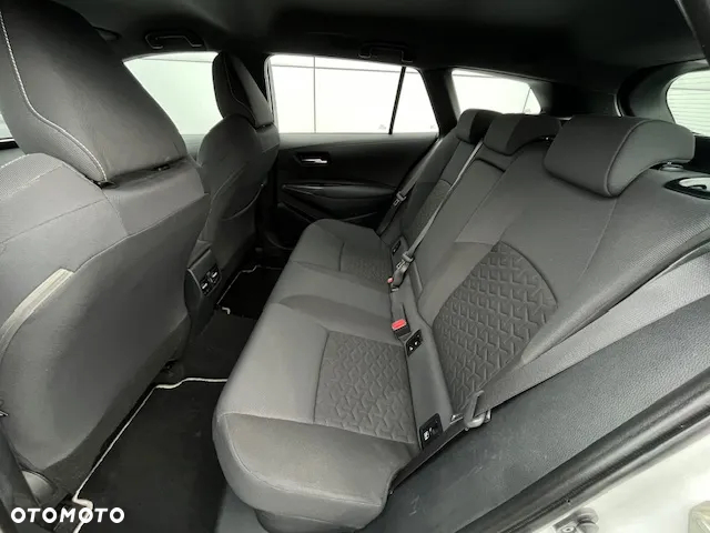 Toyota Corolla 1.8 Hybrid Executive - 16
