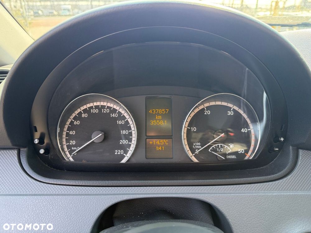 Mercedes-Benz Viano - 26