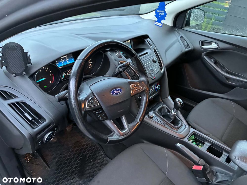 Ford Focus 1.5 TDCi SYNC Edition - 19