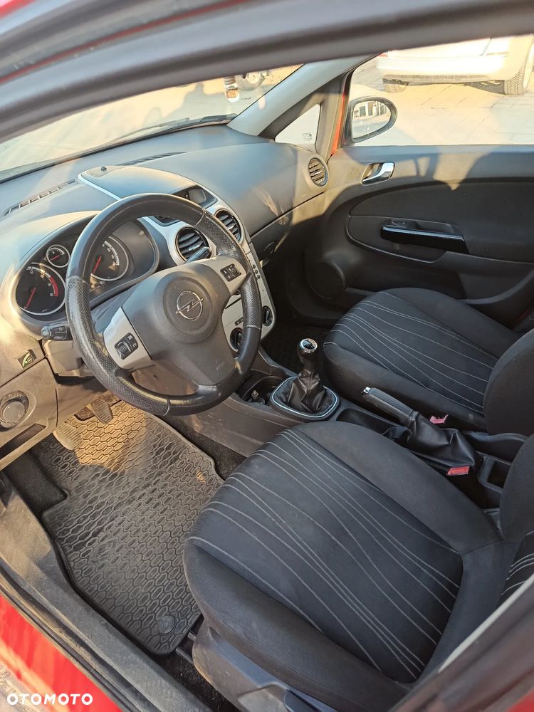 Opel Corsa 1.4 16V Cosmo - 14