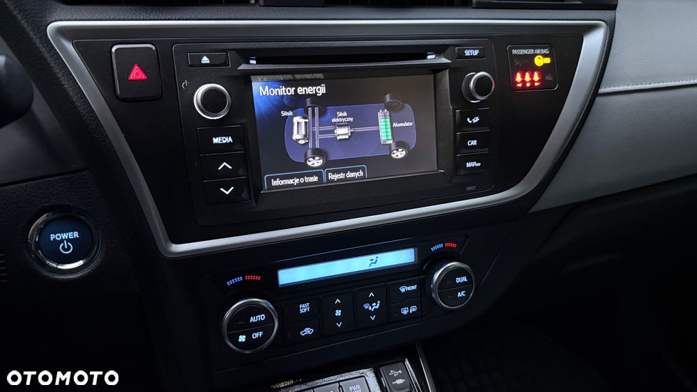 Toyota Auris 1.8 HSD Prestige NAVI - 18