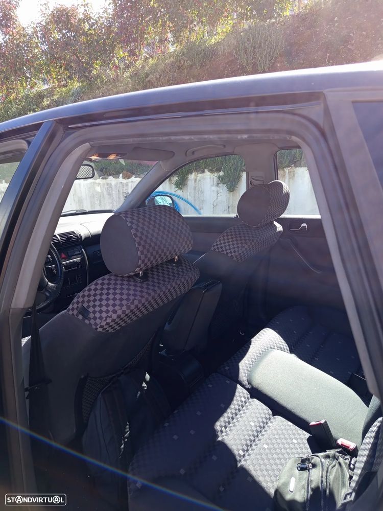 Audi A3 1.9 TDI Attraction - 4