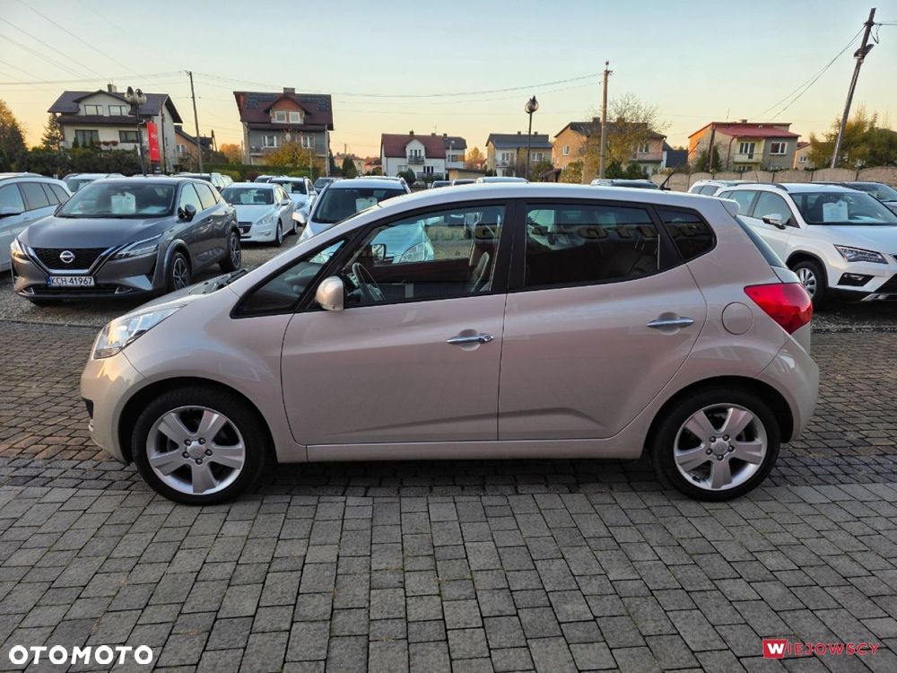 Kia Venga - 7