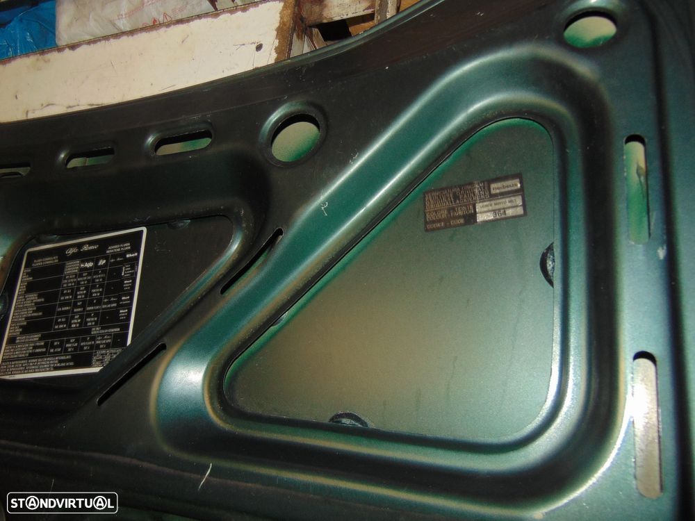 Alfa Romeo 33 capot - 5