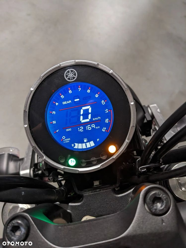 Yamaha XSR - 11