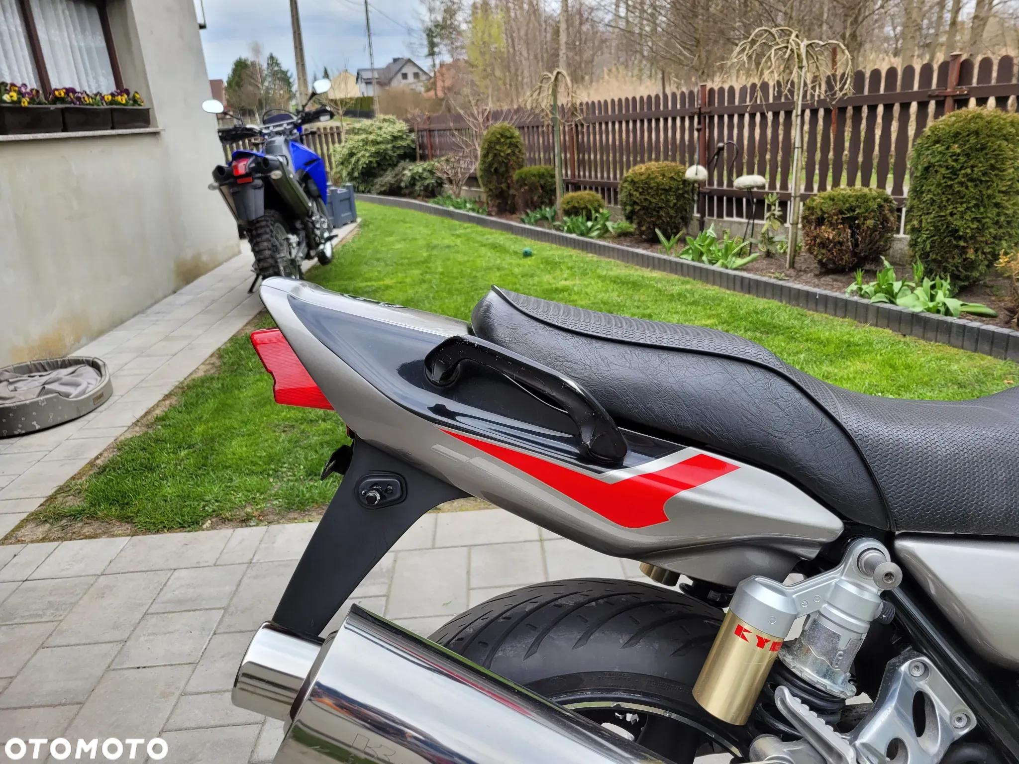 Kawasaki ZRX - 27