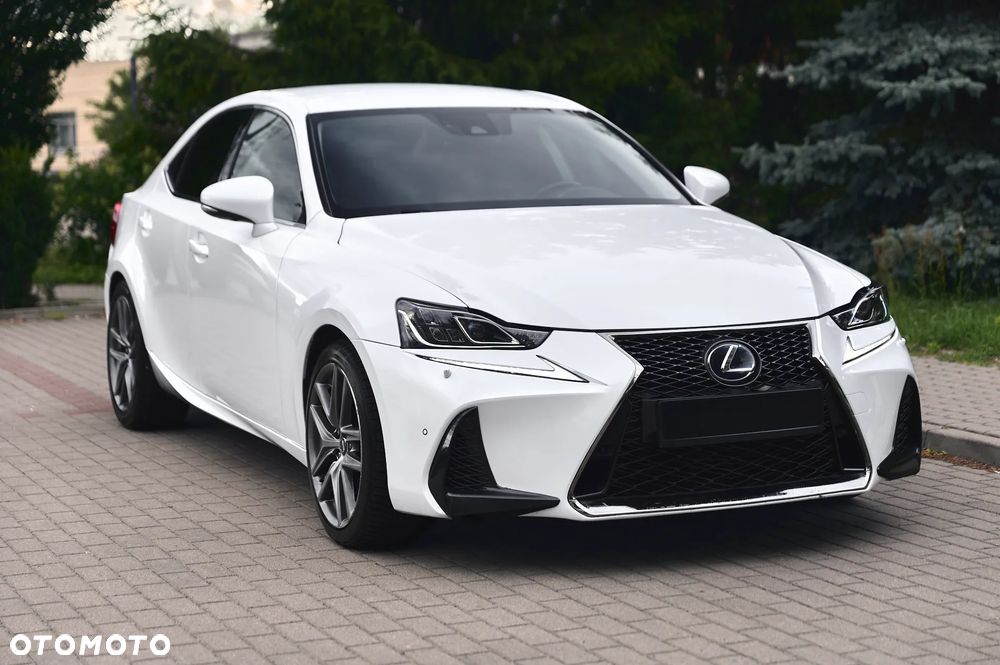 Lexus IS 200t / 300 F Sport - 16